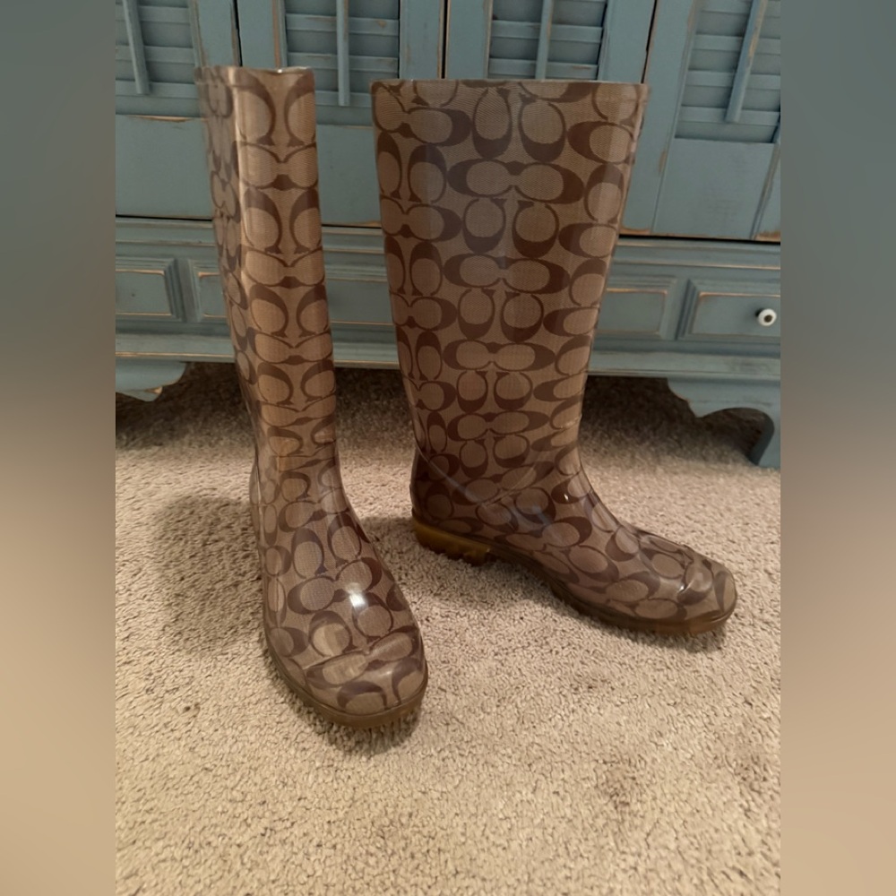 Authentic Coach logo 7 tall Brown Patterned Rain Boots $198 - Picture 1 of 8